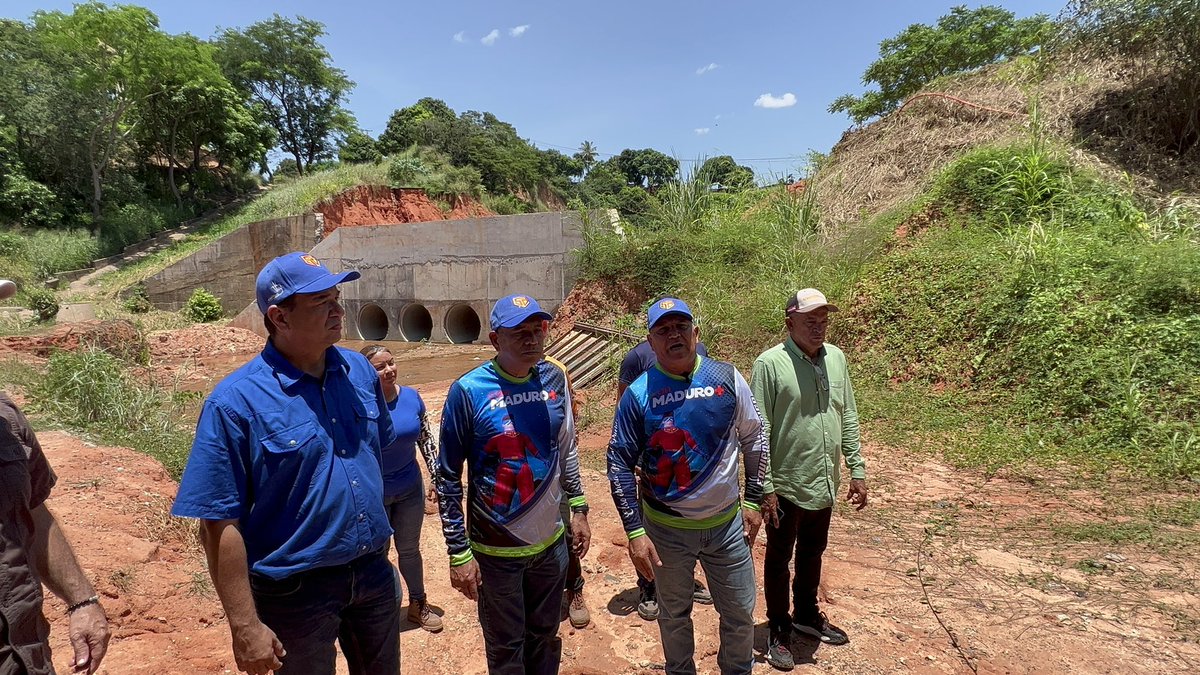 Aquí seguimos recorriendo las parroquias de Ciudad Bolívar junto a nuestro gobernador <a href="/amarcanopsuv/">Ángel Marcano</a> y de esta manera seguir consolidando las obras para el bienestar del pueblo #TierraDePaz