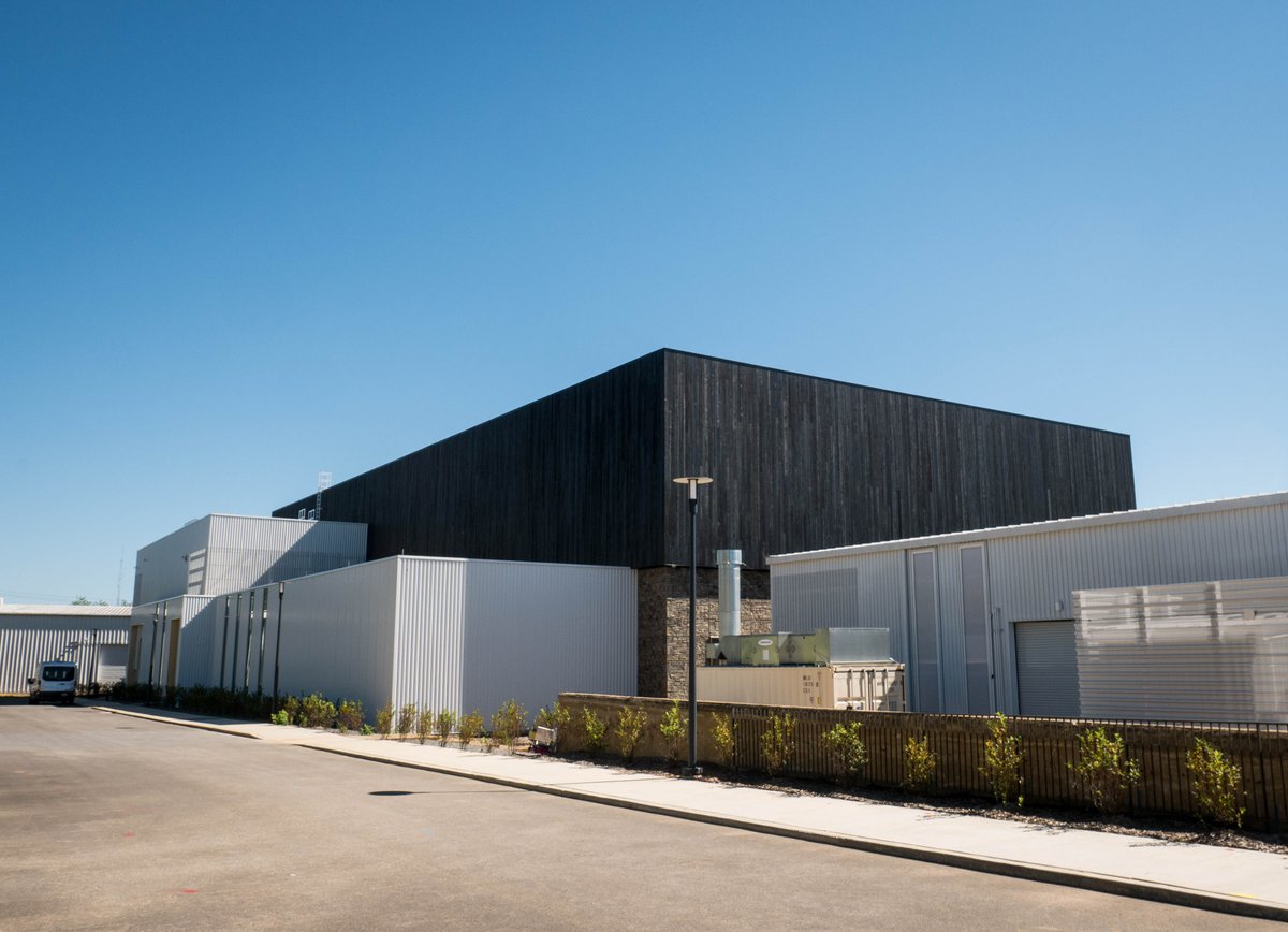 AccoyaNA's tweet image. 📚🏢 Exploring the beauty of Accoya at the University of Arkansas Library Storage in Fayetteville! 🌿✨

Supplier: Delta Millworks
Photos: Delta Millworks

#UniversityofArkansas #Accoya #LibraryStorage #SustainableDesign #AcademicExcellence
