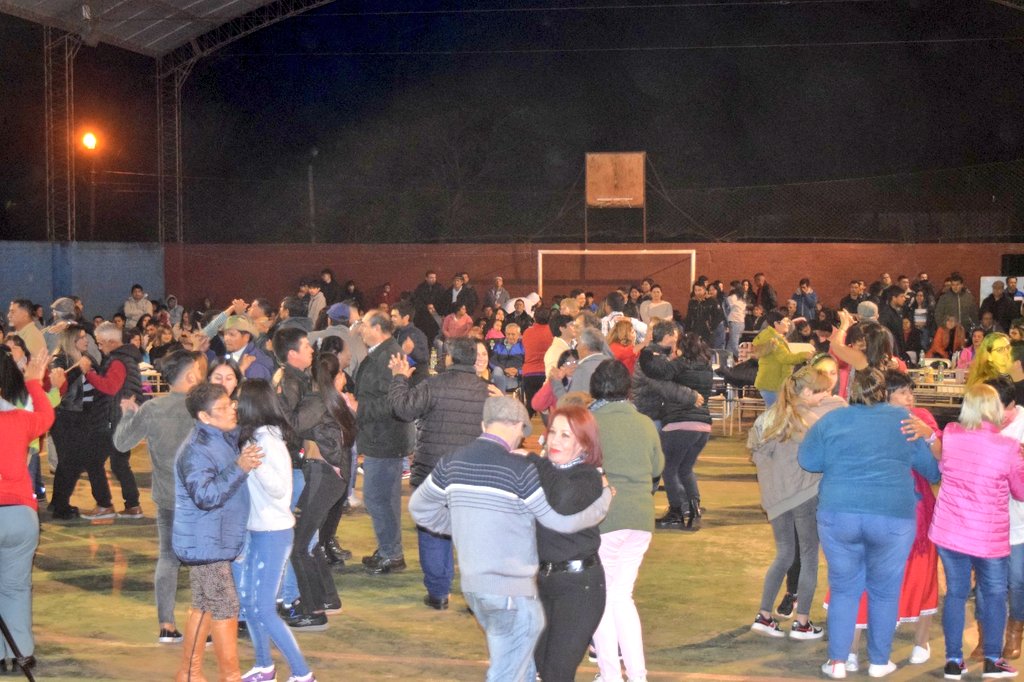 jorgeAdanLovato's tweet photo. Otra gran edición de la 28° Fiesta del Tarefero en Colonia Guaraypo. #Montecarlo vivió la noche de la Juventud, Elección Reina, donde se coronó a Celeste Suarez como soberana, el cierre de la Noche Popular con grupos en vivo y nuestra gente disfruto al máximo del hermoso evento. https://t.co/ftHq5OTmck