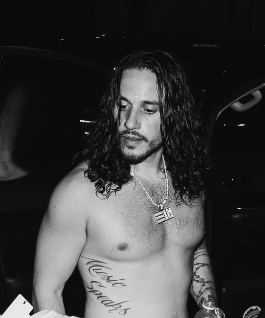 chartdata's tweet photo. RUSS' 'SANTIAGO' debuts at #12 on this week's Billboard 200 (42K sold). https://t.co/4Ctev8qt7u