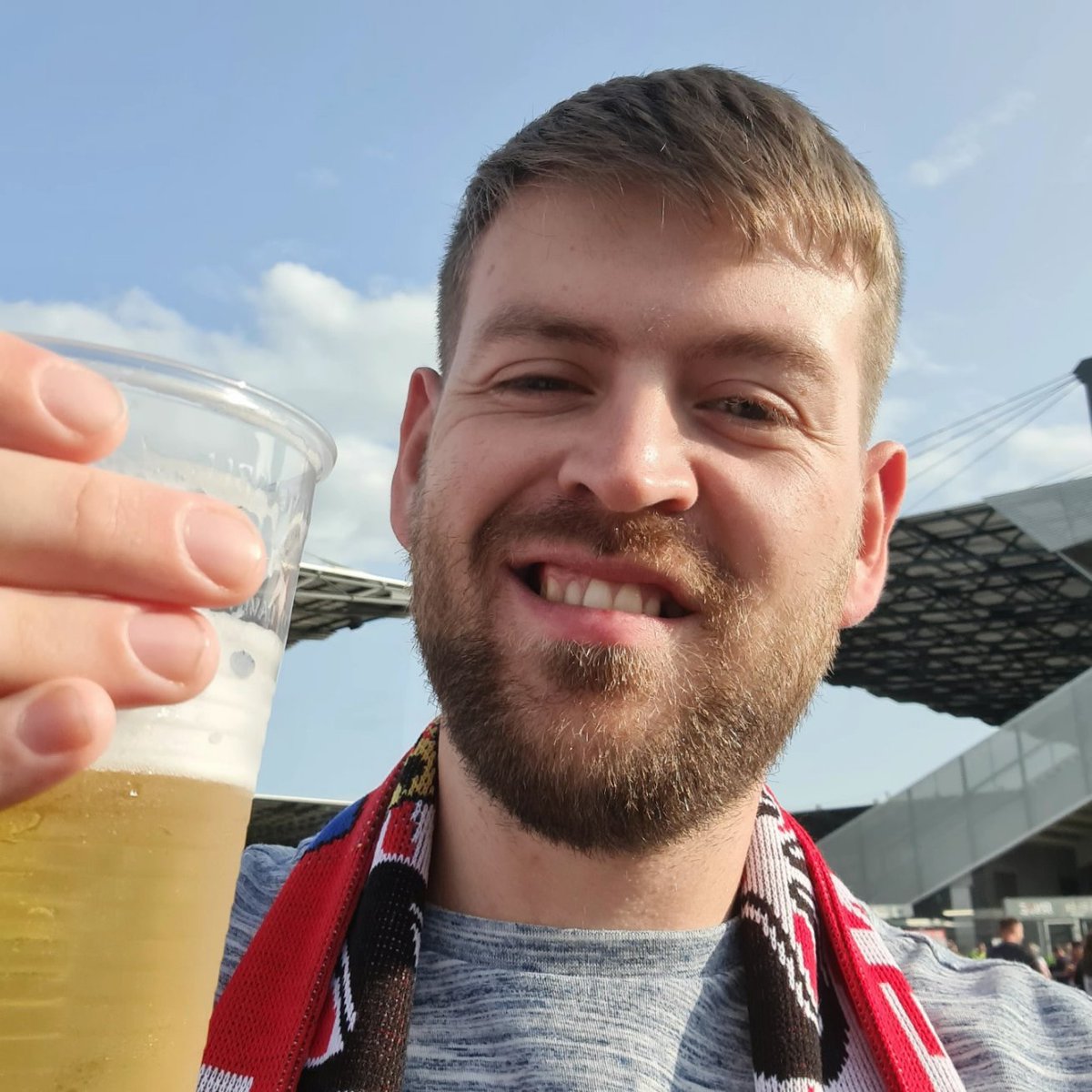 James94Cart's tweet image. Enjoyed some 3. Liga action last night as @rot_weiss_essen beat @Preussen06 with a stoppage time winner 

Brilliant atmosphere for the third tier! 

#StagWeekend #GermanFootball #3Liga #Essen