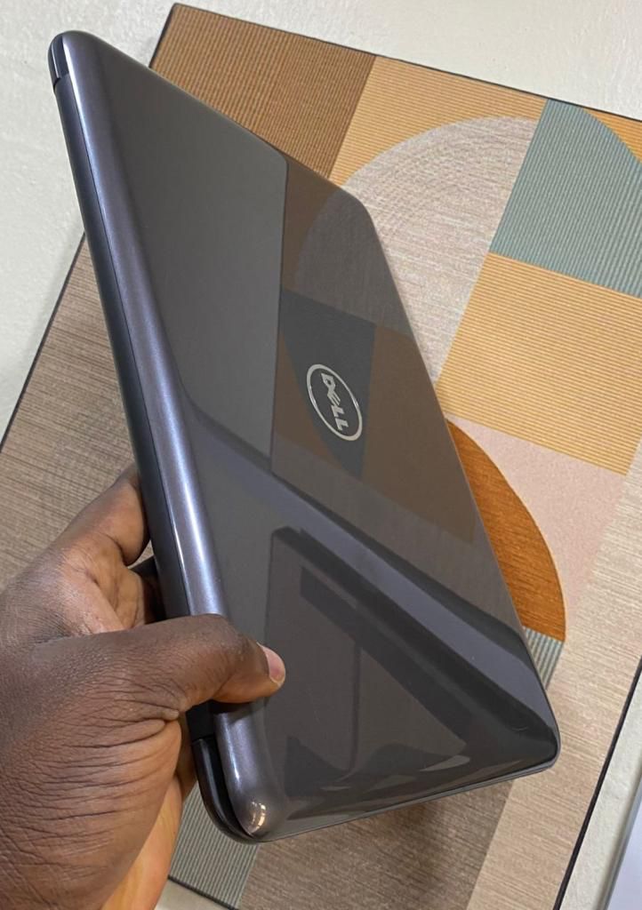 KENITECH1's tweet photo. Dell Latitude 3380 Touchscreen 
8GB Ram, 500GB HDD
Intel Core i3@2.0GHz
13.3 Inch screen size 
6th Gen processor
6 to 7 hours battery life on movie 
130k
https://t.co/TQMQ3R9xEk https://t.co/sAsBjNmOLs