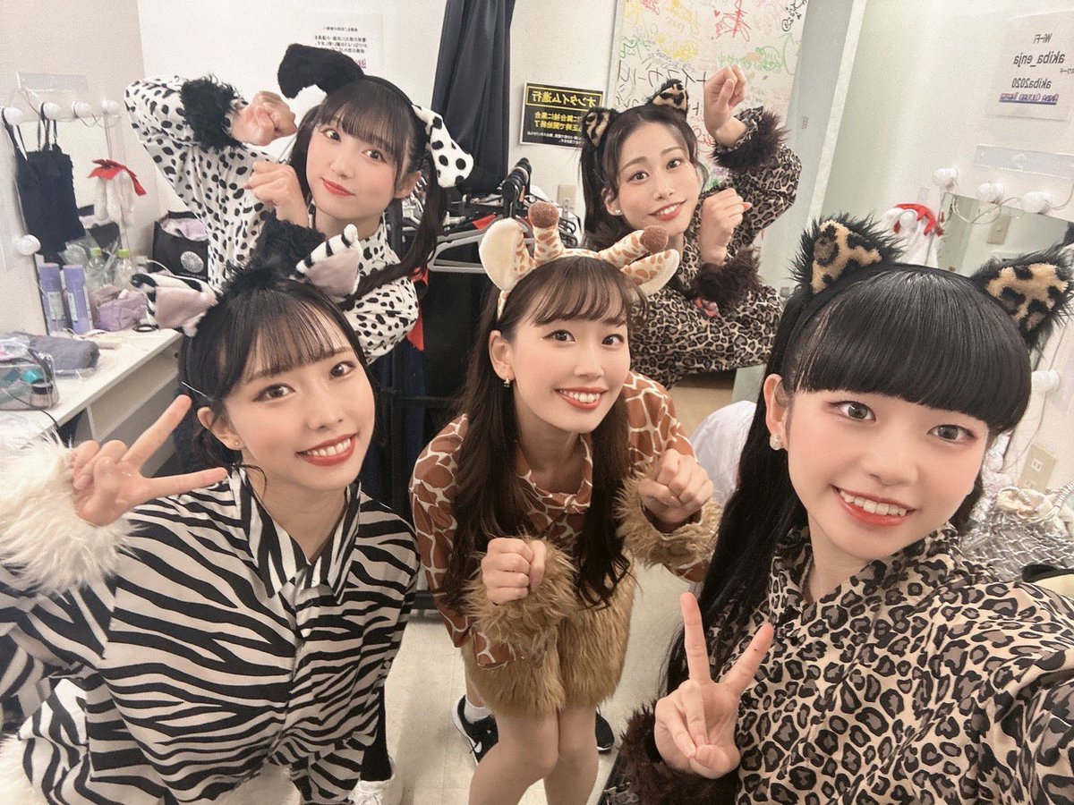 お久しぶりです🙇‍♀️先日はベールズif公演ありがとうございました🤍

大好きなみんなと沢山踊れて、お客さんもいっぱい来てくださって、夢みたいな楽しい1日を過ごさせてもらえて幸せでした！感謝の気持ちでいっぱいです💐

本当にありがとうございました🫶
お写真もありがとうございます😭