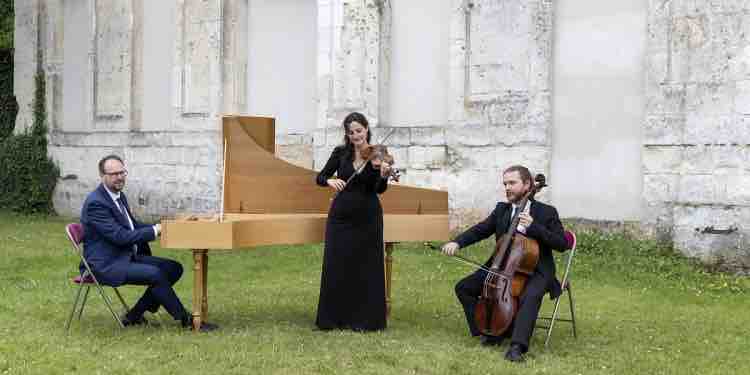 hautsdefrance's tweet photo. 🎶 6 week-ends de musique, de culture, de danse, de cirque, de théâtre et de poésie, au cœur des jardins des #hautsdefrance.

🌸 C’est la nouvelle édition de « Jardins en scène » qui revient du 26 août au 1er octobre.

✅ Découvrez le programme ➡️ https://t.co/TydHFHEUSe https://t.co/vb2swSgvBo