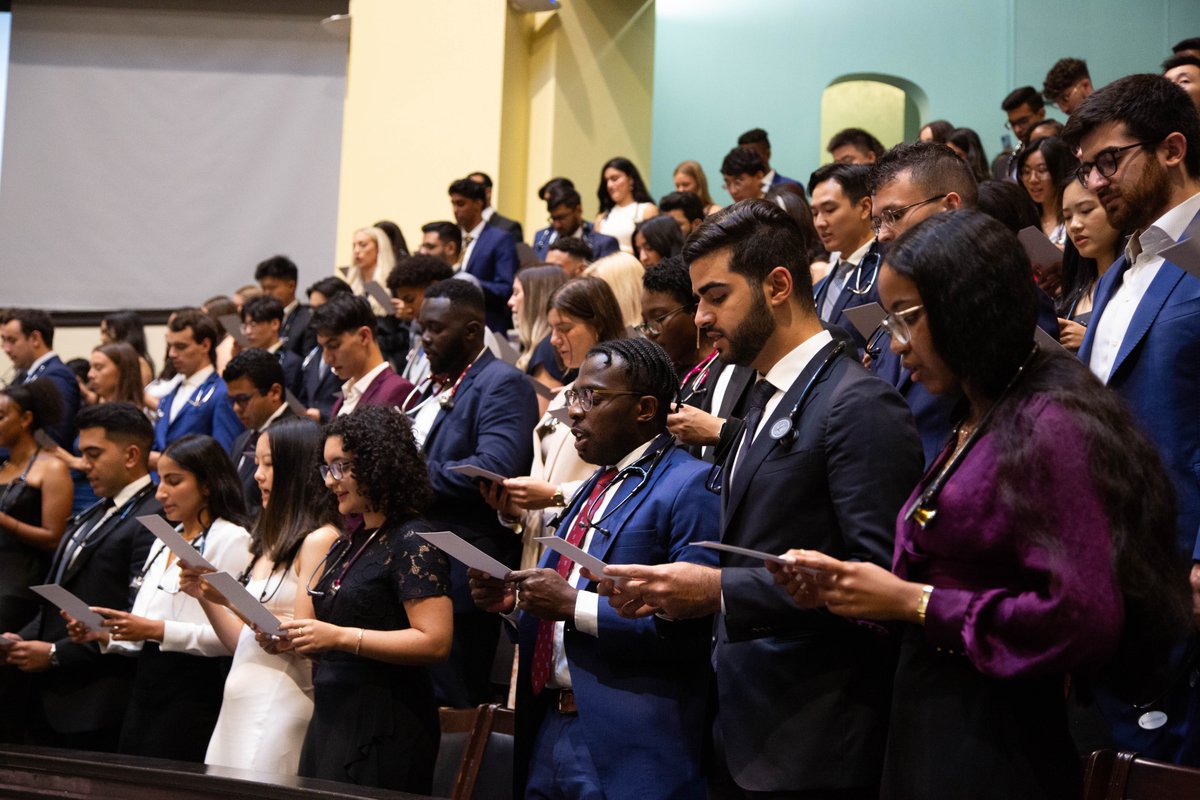 uoftmedicine's tweet photo. Last week, we formally welcomed the @UofTMDProgram Class of 2T7 to #TemertyMed. Here are some highlights from our Stethoscope Ceremony! 
#UofTBackToSchool https://t.co/SeQ1COkimg