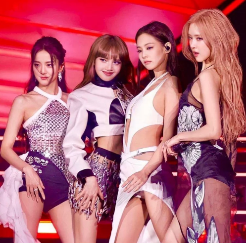 AboutMusicYT's tweet photo. BLACKPINK performs at Coachella 2019 and 2023. https://t.co/rrMgp1s5Pa