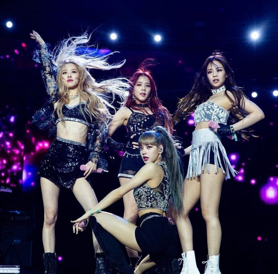 AboutMusicYT's tweet photo. BLACKPINK performs at Coachella 2019 and 2023. https://t.co/rrMgp1s5Pa