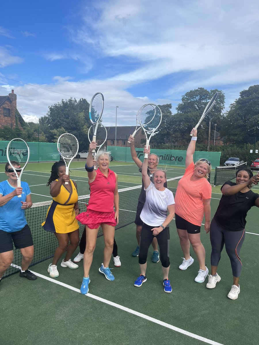 ZoeEdwards_16's tweet photo. A great turnout for the tecnifibre demo day and adults camp with lots of ideas to help players maximise their doubles skills. 

Many thanks to tecnifibre for the demo usages and all the tecnifibre rackets 🙌😍❤️

#tecnifibre
#summercamps 
#doublescamps
#tennisholidays https://t.co/ROpdPArzGX