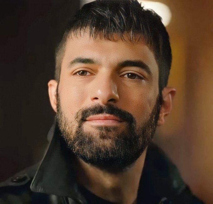 COMMENT ACTIVITY -comment under this post -copy & paste the tags -no numbers -add your own words to each tweet with tags -you can use pictures/gifs/videos 🌟TARGET: 1,000 tweets🌟 #EnginAkyürek Engin Akyürek #TahirLekesiz Tahir Lekesiz #AdımFarah AdımFarah #FaHir FaHir Tahir