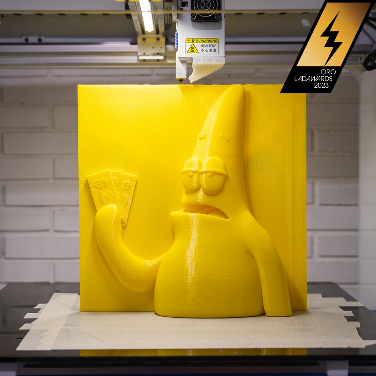 OniriaTBWA's tweet photo. UNA IDEA DE ORO ⚡

@LatinAmerDesign anunció a los ganadores de su 7ma edición y por tercer año consecutivo estamos presentes representando a Paraguay con un valioso metal para @SkolParaguay, que también nos convirtió en el Estudio de Diseño del Año de Paraguay 🇵🇾🏴‍☠

Salud! 🍻 https://t.co/0tJsWfiOJG