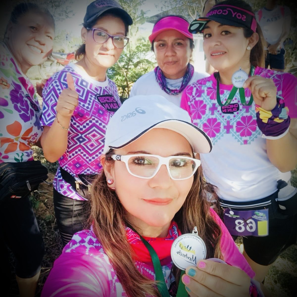RunInOaxaca's tweet photo. ¡Felicitamos a todos por los kilómetros recorridos este fin de semana! 🥇 

Cada paso nos acerca a la meta 🏁 y que mejor que disfrutarlo en compañía en amigos runners. 

#ChicasRunIn #RunInOaxaca #RunInBlack https://t.co/47W0YbzbVr