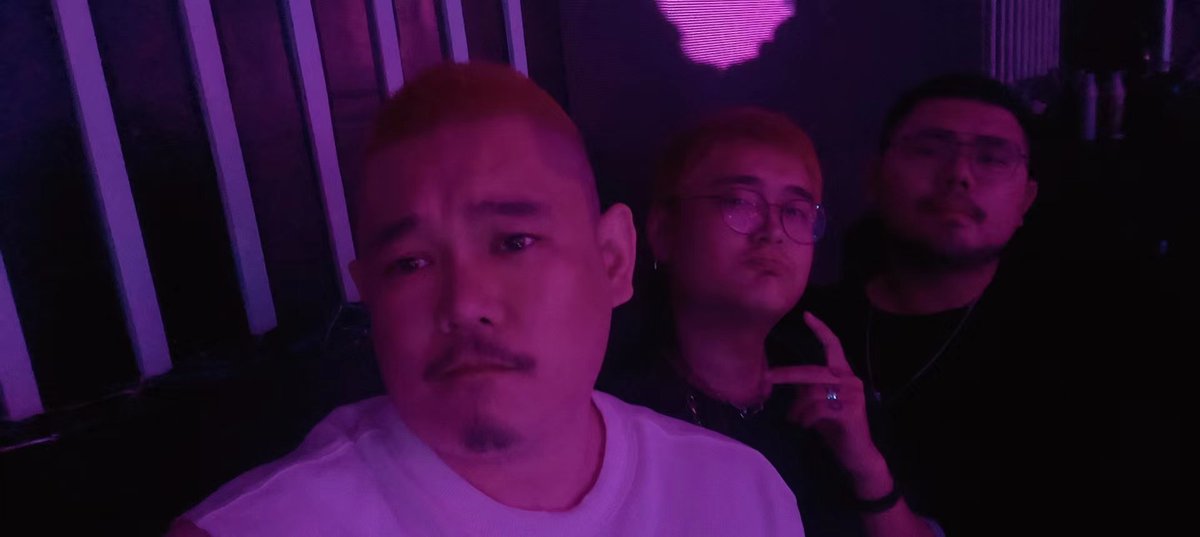 忙著上修羅，忙著狂歡。