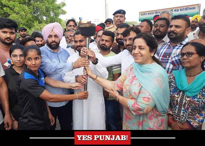 HSBawa_Official's tweet image. ਖ਼ੇਡਾਂ ਵਤਨ Punjab ਦੀਆਂ ਸੀਜ਼ਨ-2 ਦੀ ਮਸ਼ਾਲ Fazilka ਪੁੱਜੀ  yespunjab.com/punjabi/?p=115…

#KhedanWatanPunjabDiyan #KhedanWatanPunjabDiyan2 #TorchRelay #Fazilka #Punjab #YesPunjab