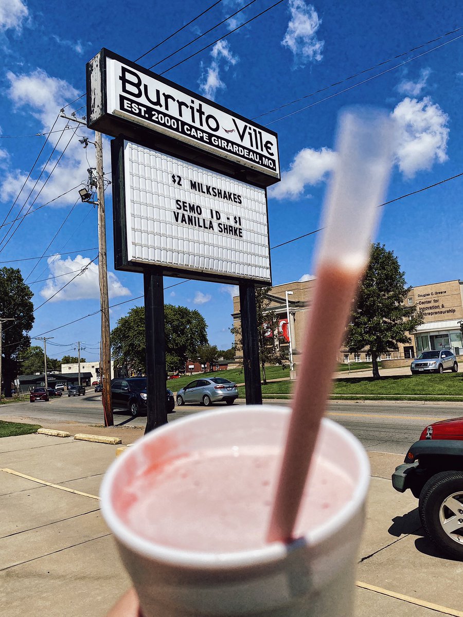 🚨ATTENTION SEMO🚨

$1 vanilla shakes with your SEMO ID! 

No SEMO ID? No biggie! All shakes are $2, including strawberry and chocolate! 

Why not treat yourself?!
