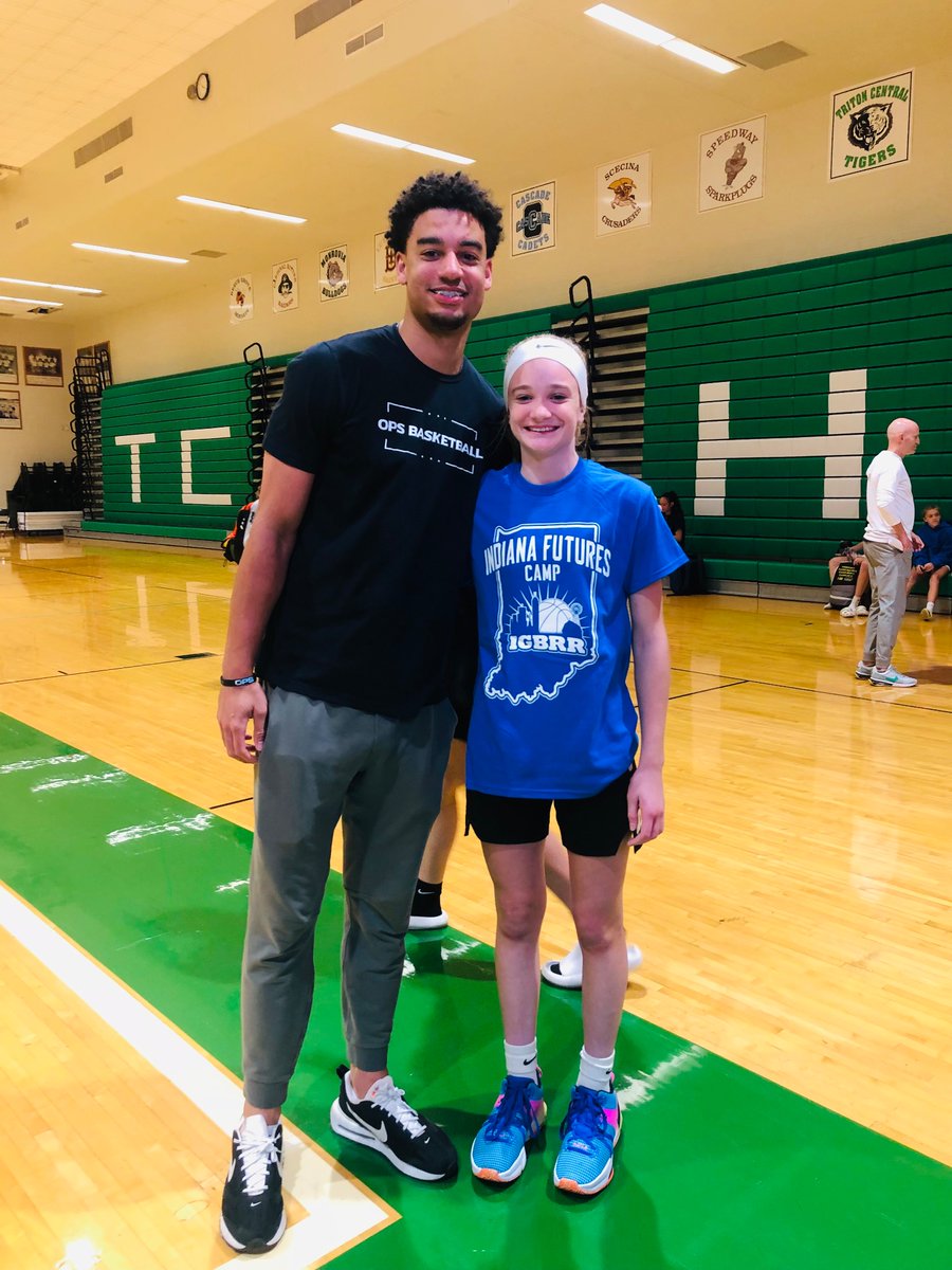 MrsD_BHMSD's tweet photo. Nothing better than spending Sunday in the gym watching so many talented girls. Indiana has some BEASTS! Glad Khloe was able to go to @coachbeckett‘s camp again this year. She enjoys pushing herself to get better and competing with girls that have the same passion as her. https://t.co/2wcn5yIhgW