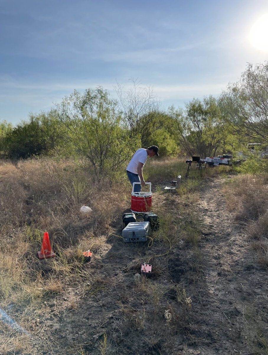 Helping a new business east of #SanAntonio make sure they have enough #groundwater for their site plan 🕵️‍♂️💧! @EMLocator 
*
*
*
#wellwaterfinders #EMLocatorTechnology #waterwelldrilling #txwater #ranchlife #ruralproperties #Texas #realestatedevelopment #texasrealestate…