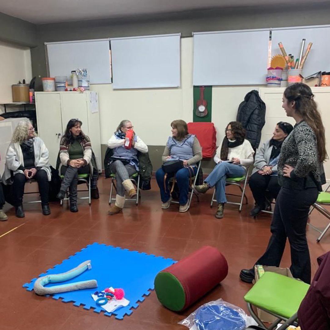 copidisba's tweet photo. 📣| ENTREGA DE SALAS DE APOYO
Durante el mes de agosto #COPIDIS entregó una Sala de Apoyo y dos tableros de comunicación a la Escuela Primaria 22 DE 13 y el Jardín de Infantes Común 6 DE 17
¡Continuamos promoviendo la creación de espacios inclusivos en las escuelas! 😁 https://t.co/ErPbHq5u8q