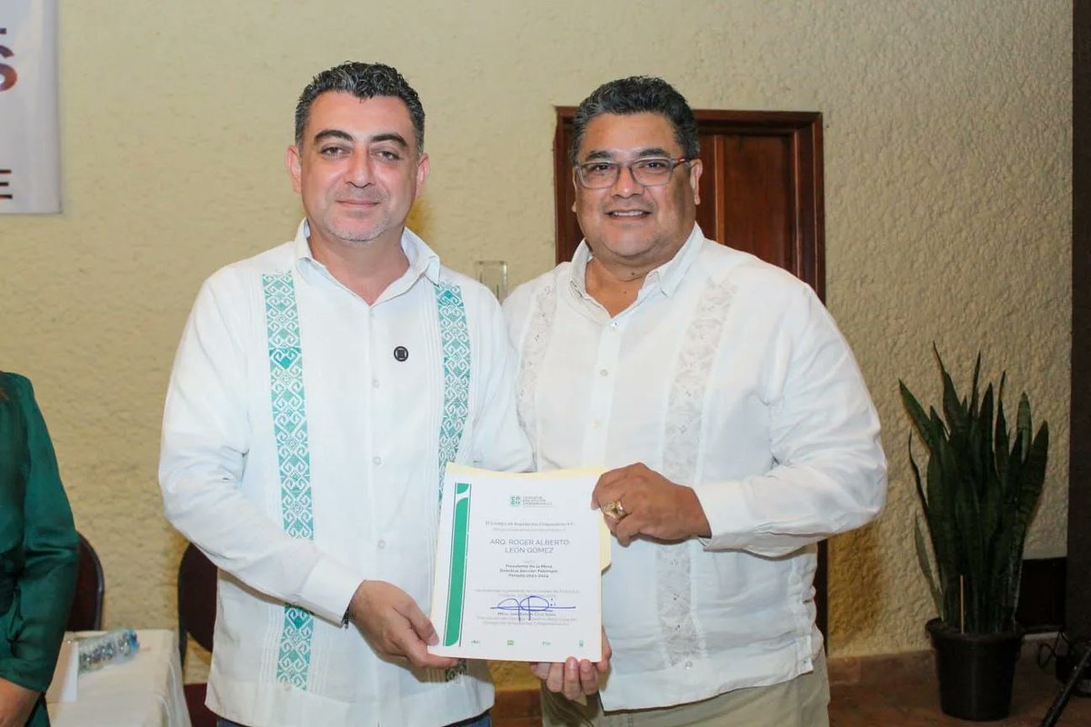 SoyCACHAC's tweet photo. El presidente del #CACHAC, @JOELSOSA_ tomó protesta a los integrantes de la Mesa Directiva 2023-2024 de la Sección Palenque del @SoyCACHAC integrada por Roger León Gómez, como presidente; Cristina Lastra Salcedo, como secretaria y Rosana Peralta Orlaineta, como Tesorera.
#CACHAC https://t.co/Nz32fIcC4k