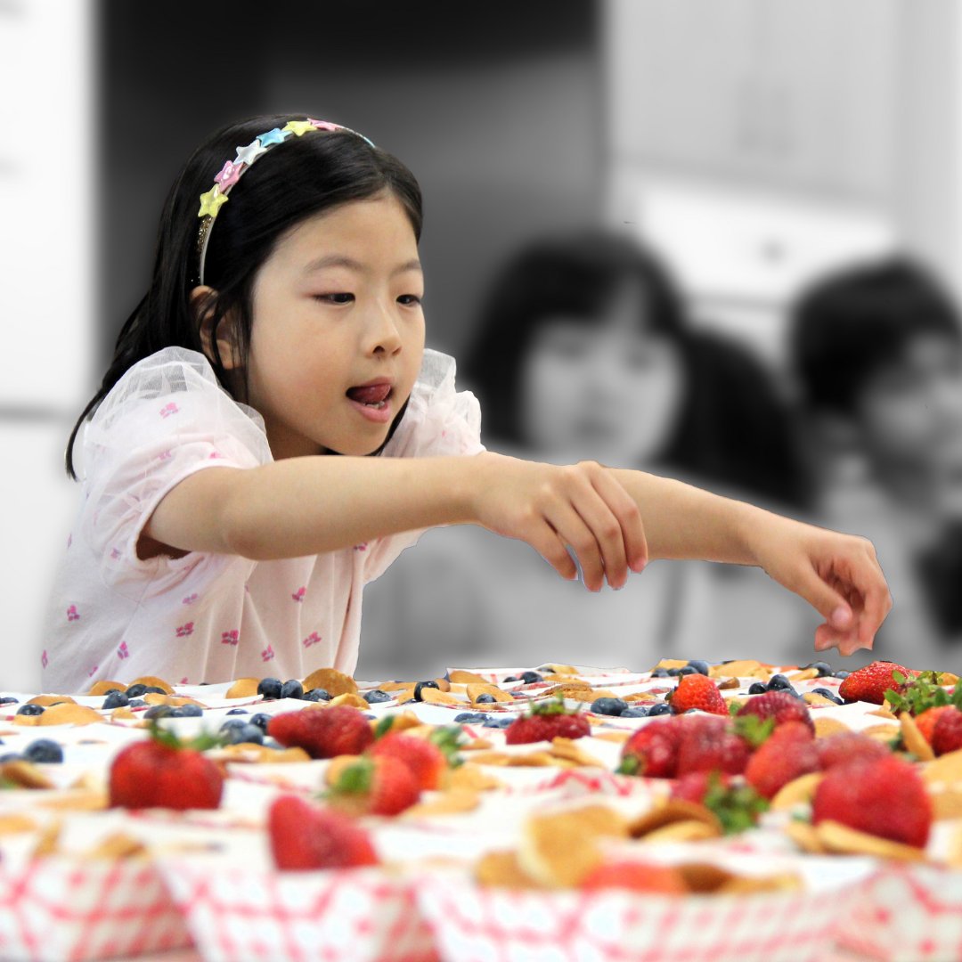 BGCBellevue_'s tweet image. Thanks to @Safeway, Boys &amp;amp; Girls Clubs of Bellevue has received $10,000 through the #NourishingNeighbors 'Fuel our Kids. Feed our Future' campaign. 🙌 This grant helps us supply nutritious snacks to kids in our community. 🍎🥣

#Safeway #BGCBellevue #WAClubs