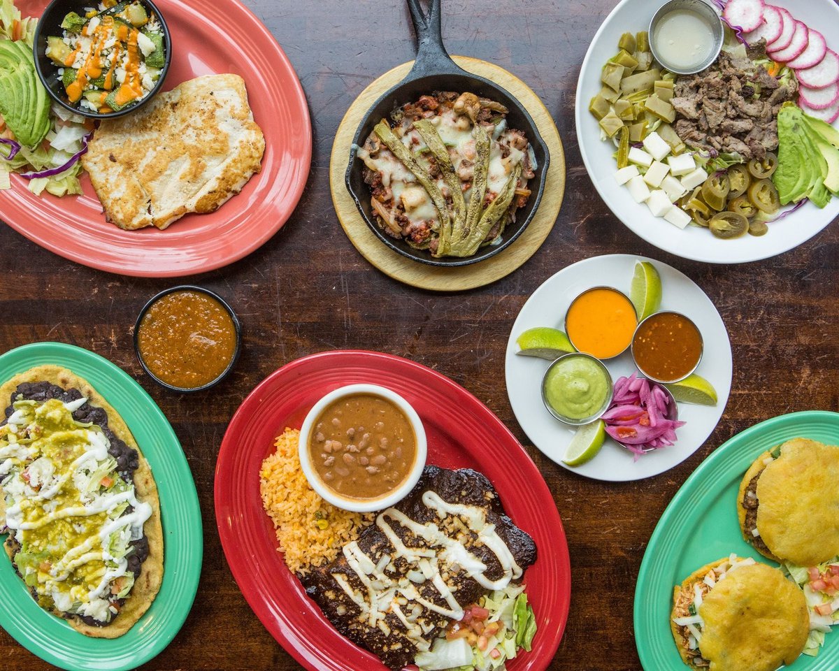 Indulge in the vibrant tastes of Mexico with an array of mouthwatering dishes at Don Mario! 
#donmariolakeway #authenticmexicanfood #donmariomexicanrestaurant #lakewaytx #austinfoodie