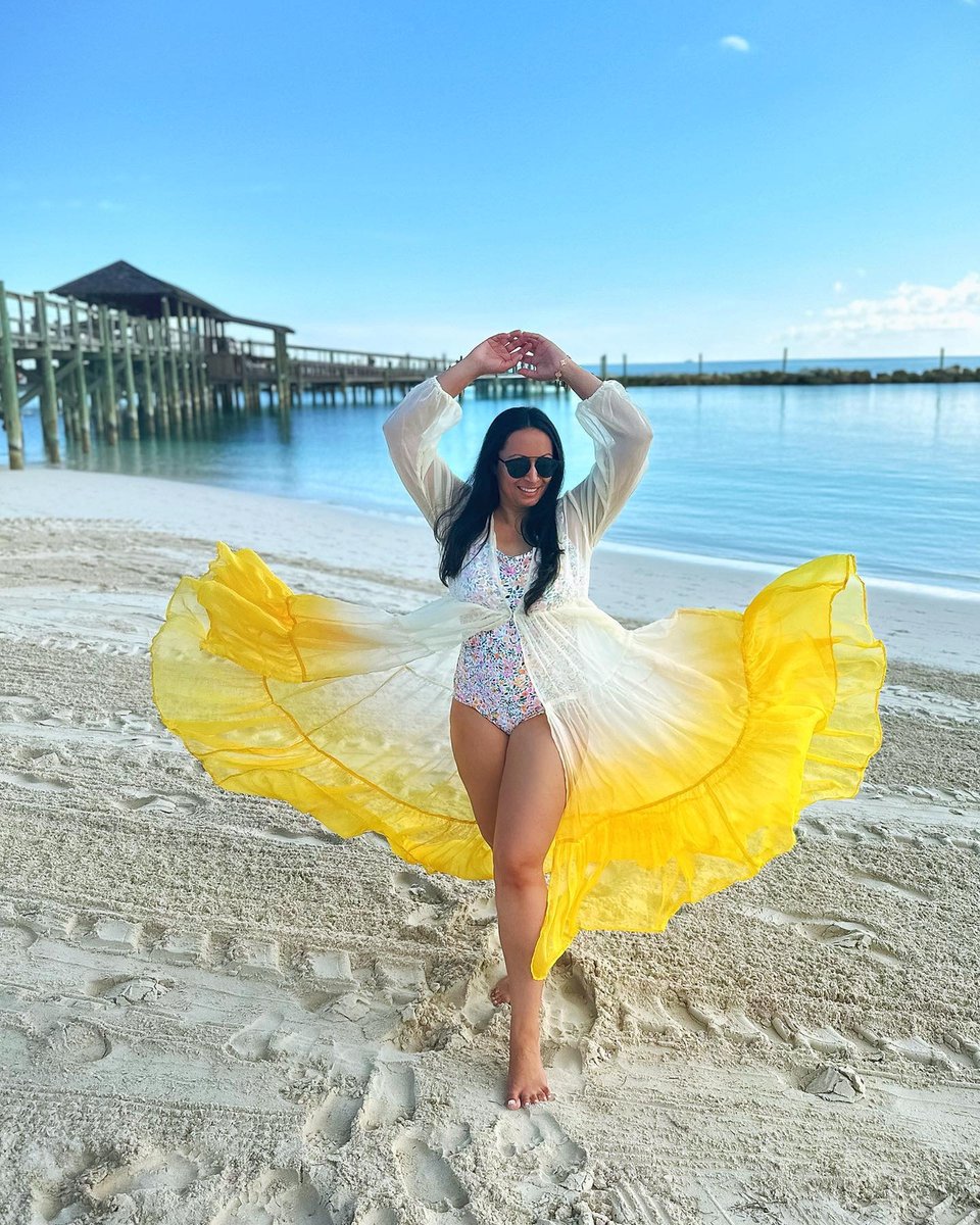 Dancing through life will be the only lifestyle you know after a Baha Mar beach day.

📸: Instagram/julie7385