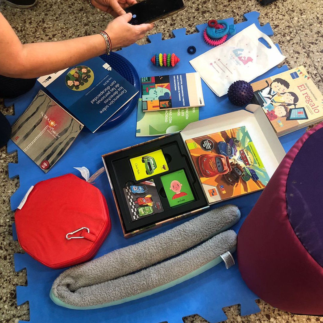 copidisba's tweet photo. 📣| ENTREGA DE SALAS DE APOYO
Durante el mes de agosto #COPIDIS entregó una Sala de Apoyo y dos tableros de comunicación a la Escuela Primaria 22 DE 13 y el Jardín de Infantes Común 6 DE 17
¡Continuamos promoviendo la creación de espacios inclusivos en las escuelas! 😁 https://t.co/ErPbHq5u8q