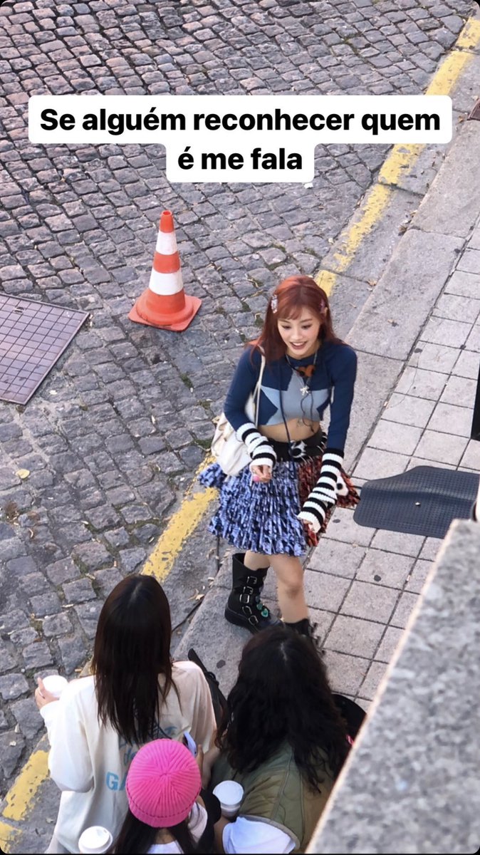 loonapress's tweet image. [IG] 230828 #Chuu spotted recording something in Portugal

(IG Stories from @/_davi.lm) 

#이달의소녀