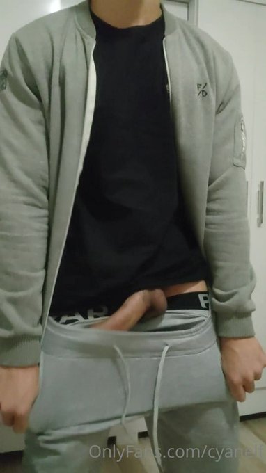 big dick problem: never get comfortable wearing underwear... or clothes https://t.co/36gSsE3o3S