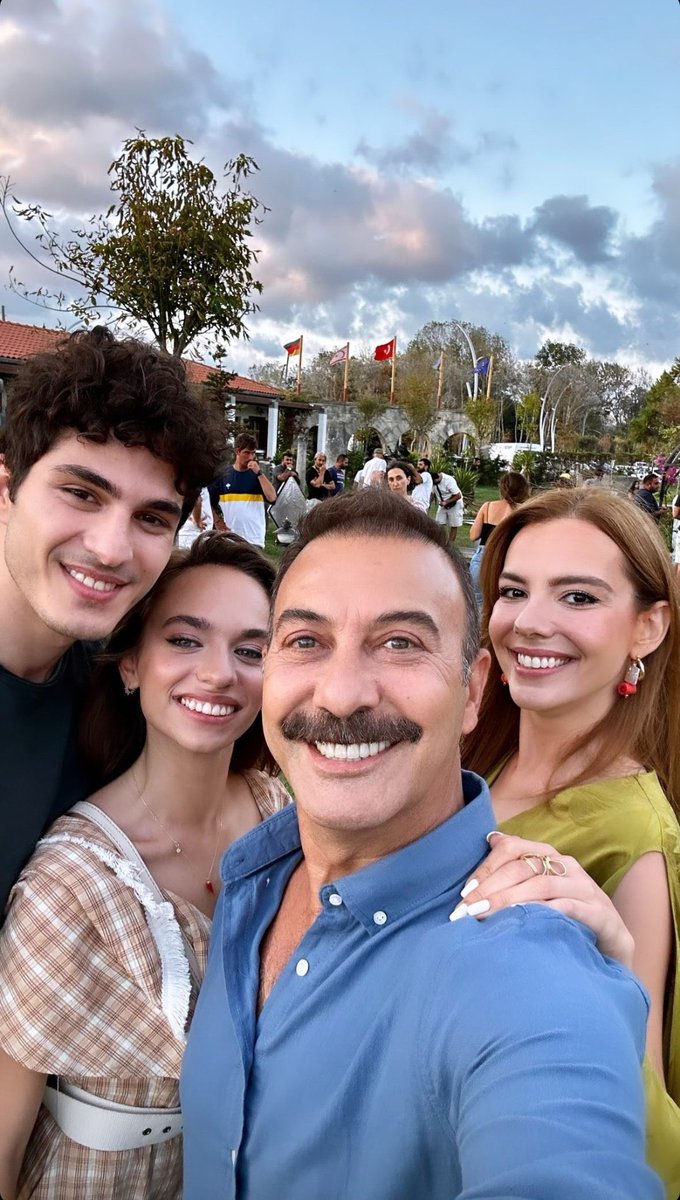Çok tatlı bir kare🥰 #KendiDüşenAğlamaz