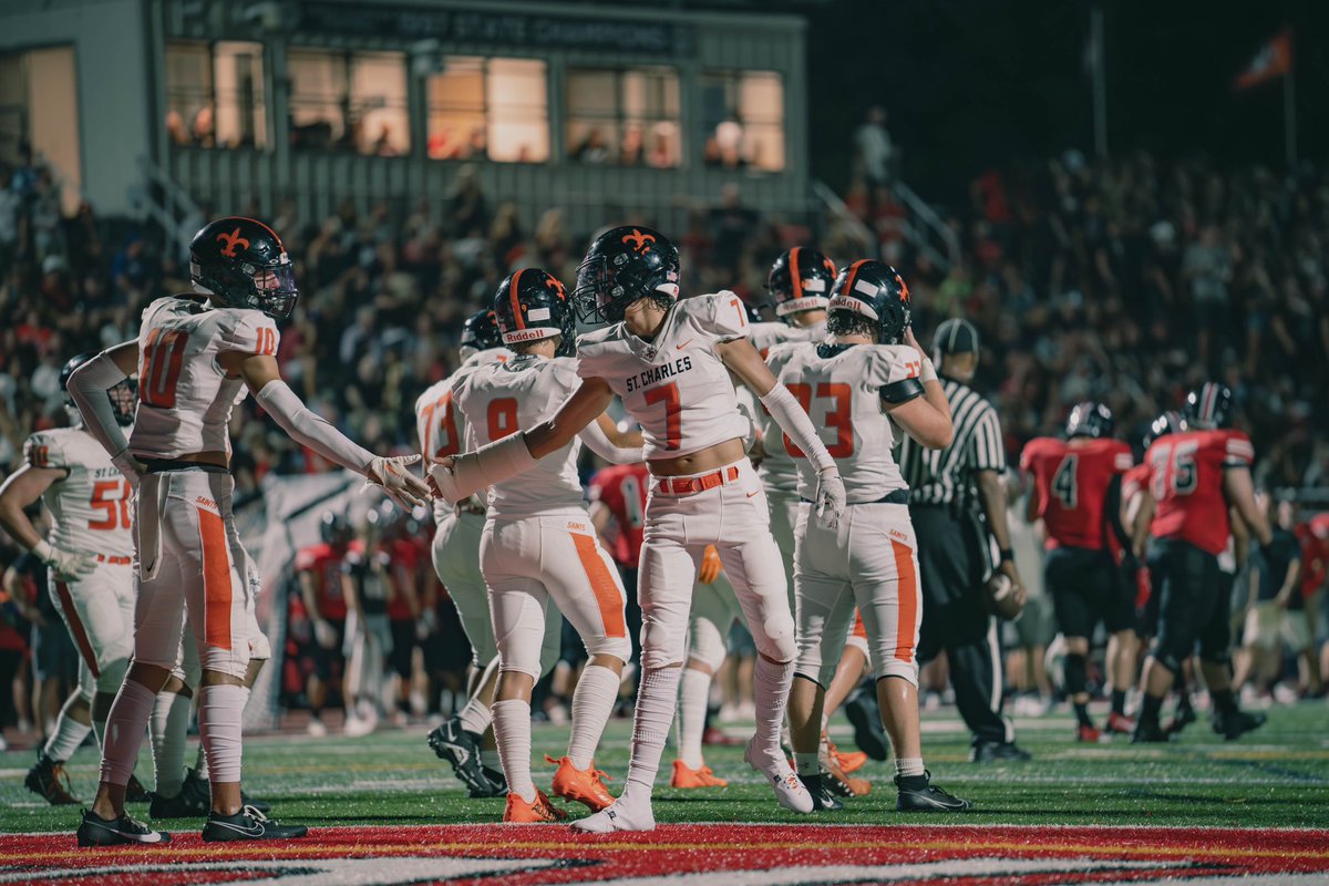 some frames from friday night <a href="/CoachPossley/">Nolan Possley</a> <a href="/STCEFootball/">St. Charles East Football</a>