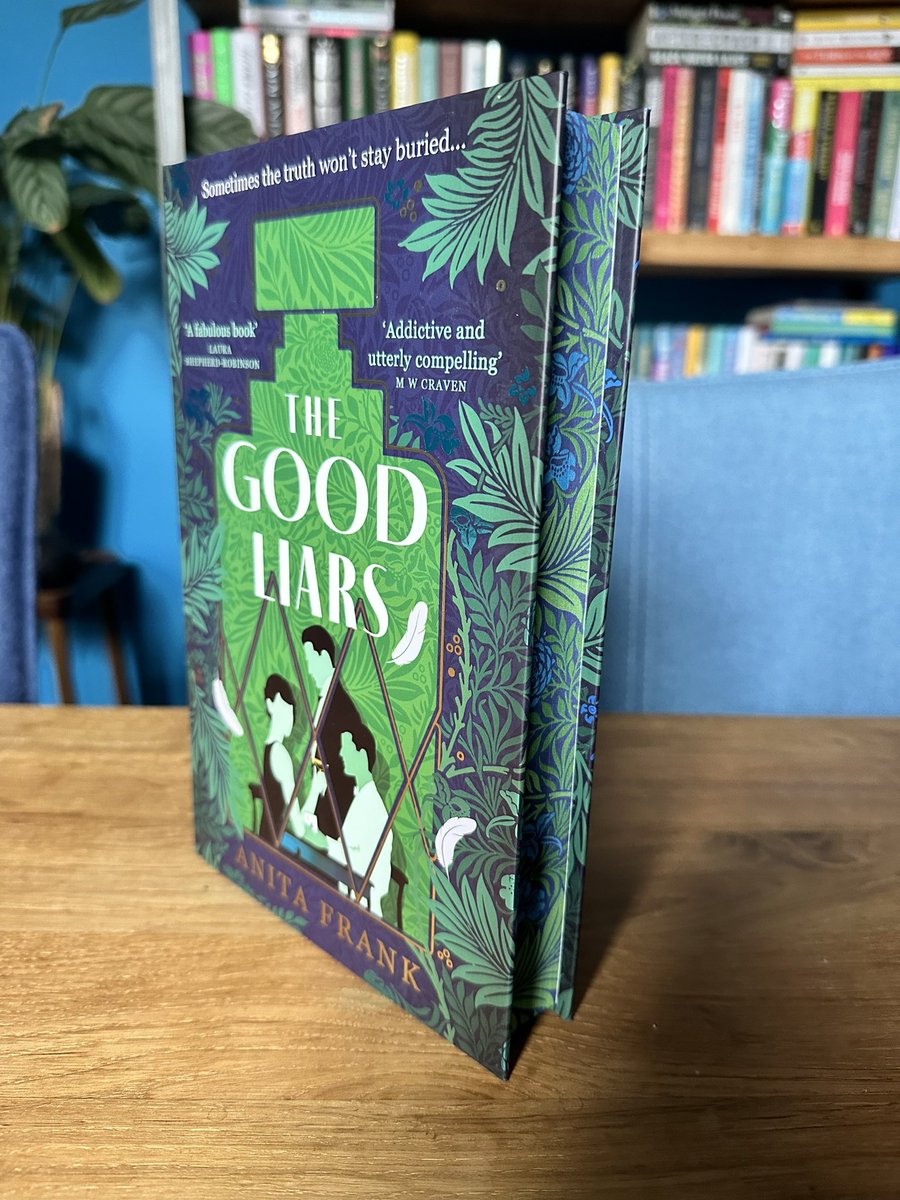 To celebrate reaching 40k followers, I’m giving away this Goldsboro Books signed &amp; numbered first edition of #TheGoodLiars by Anita Frank. 

To enter, follow me, RT this tweet &amp; tag a friend. 

UK only. Entries close midnight 1 Sept. Good luck! 🙌🏻