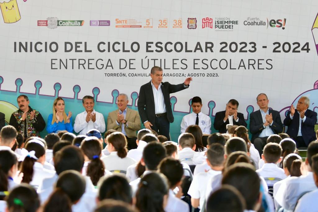 mrikelme's tweet photo. En la escuela secundaria “Maria Dolores Vigata de Méndez”, iniciamos el ciclo escolar 2023 - 2024 e hicimos entrega de mobiliario y útiles escolares por un monto 164.6 mdp los cuales se repartirán en todo el estado. (1/2) https://t.co/zu6m0nrQPX