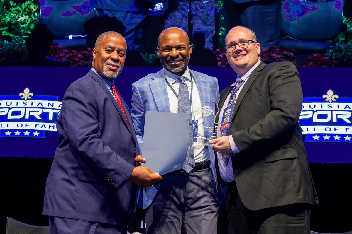 ChicagoRPFPC's tweet image. This August, Chicago chapter member, Wendell Davis was inducted into the Louisiana State Hall of Fame! Congratulations to Wendell and the entire family! 👏 #NFLPAChicago #RPFPC #LSHOF