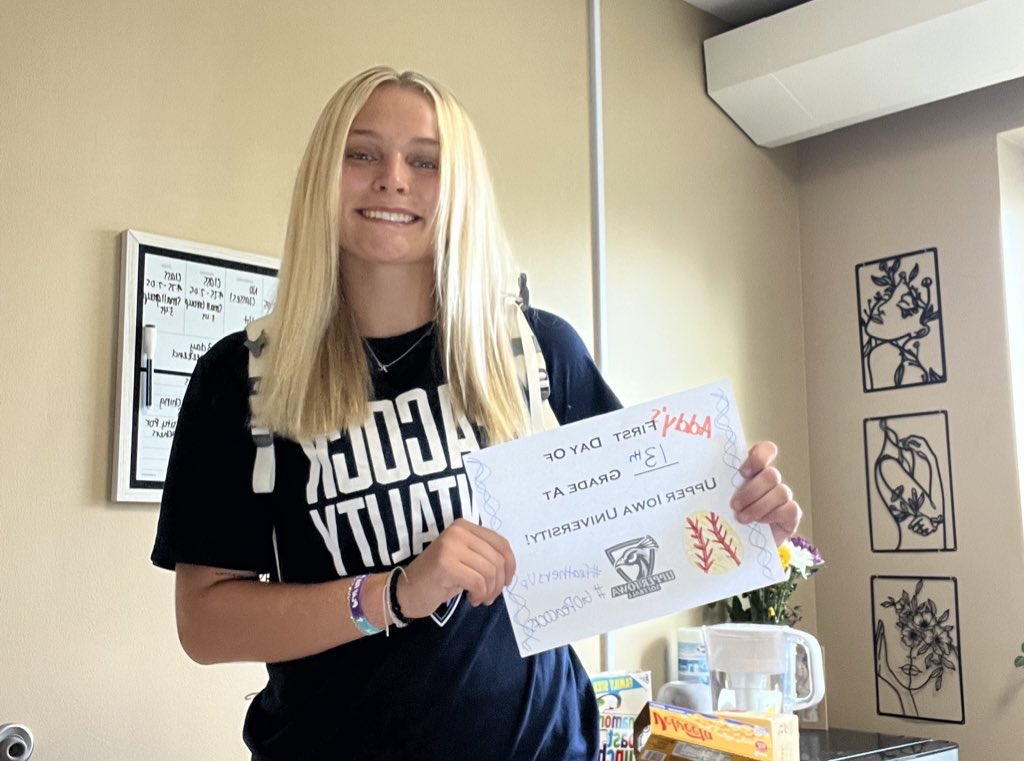UIU_Softball's tweet photo. 📸 • • First Day Flicks Cont’d • • 📸

#FeathersUp🦚 https://t.co/IH8edPxTdu
