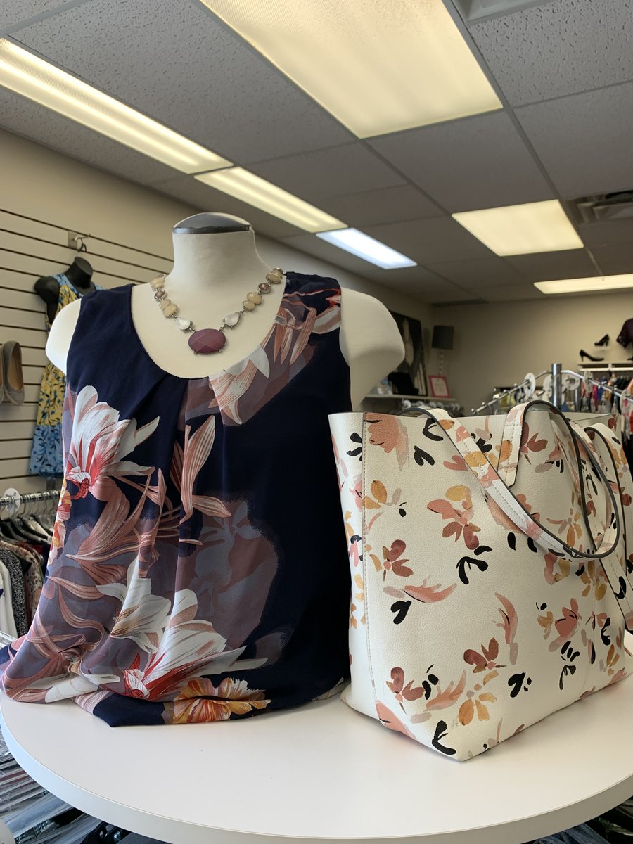 ClosetCoutureNV's tweet image. We're gonna wear florals as long as we can! #SummerForever

#CCBStyle #ShopSaveSupport #Brantford