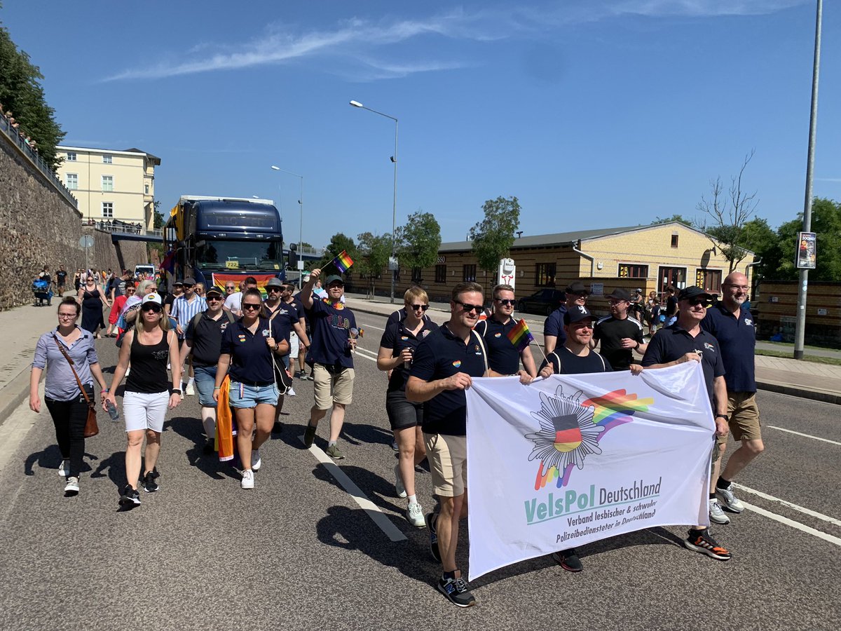 VelsPol Deutschland war dieses Jahr beim <a href="/CSDmagdeburg/">CSD Magdeburg</a> dabei. Unsere Botschaft: „Queerfeindlichkeit gemeinsam bekämpfen.“