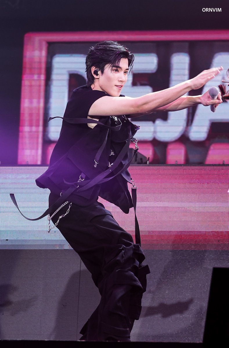 ornvim's tweet photo. Oh boy you give me DEJAYOU!!!

#GeminiFourthConcertD2
#เจมีไนน์โฟร์ท #GeminiFourth 
#Fourthnattawat https://t.co/naCLbxj6OC
