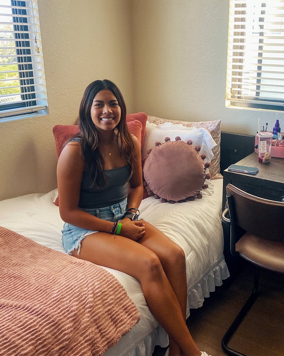 USDSoftball's tweet image. Our freshies are all moved in 💙

#GoToreros #TimeToRise