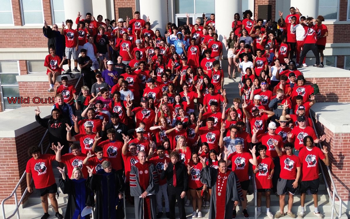 Sul_Ross's tweet photo. Welcome to the Pack, #ClassOf2027! 🐺🎓
#SRSU #sulross #golobos #newstudentconvocation #lobodays https://t.co/wujKVK8coR