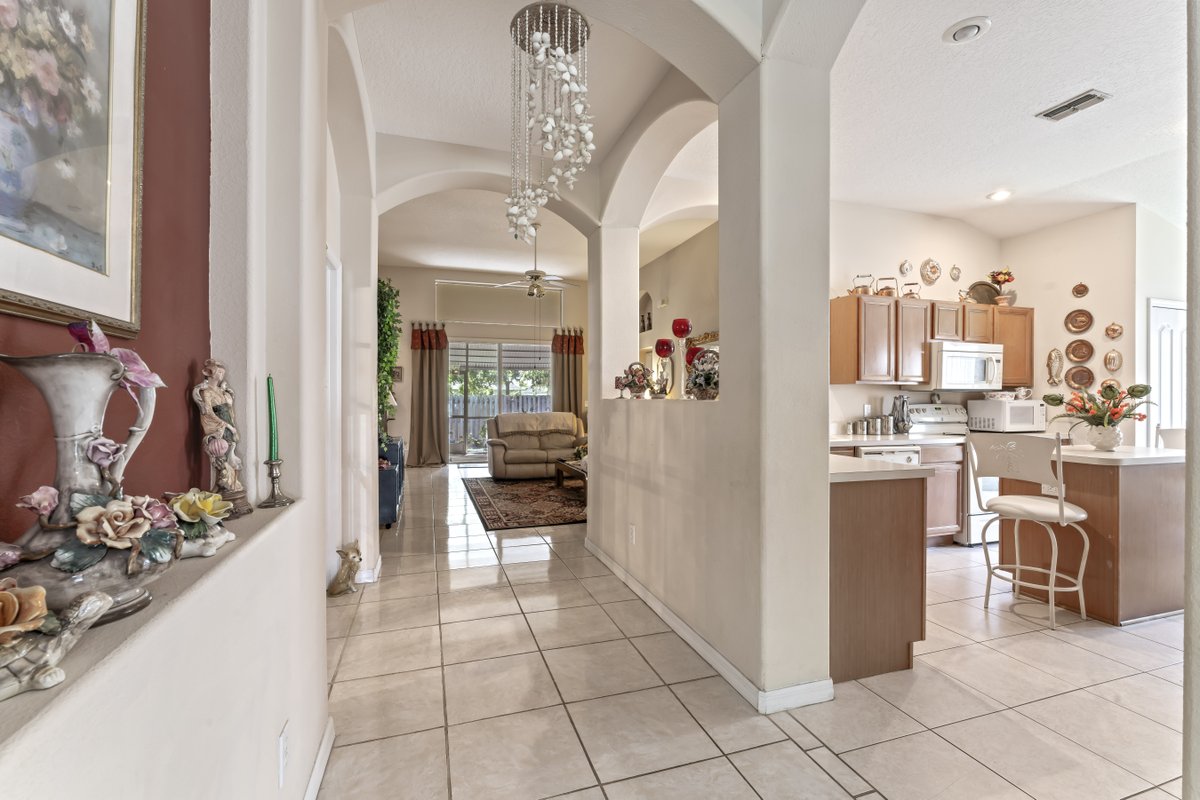 hommati163's tweet photo. 🏠 Charming 3/2 former model home in the heart of Clearwater! Open layout, high ceilings, and a serene backyard for $474,900. #ClearwaterHomes #RealEstate

📍 14941 Hidden Oaks Cir, Clearwater FL
🔗 Virtual Tour: https://t.co/vLf2de6mK4
🔗 Aerial Video: https://t.co/AEierK2G8v https://t.co/kUvGfFBaN7