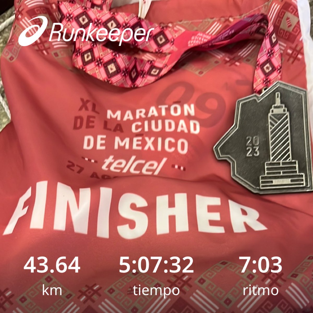 RamonArnoldo's tweet photo. #MaratonCDMXTelcel #caminadoresALaDerecha #MiPrimerMaraton #AsiLucen57 #soyRunner https://t.co/rzZkfLM5mP