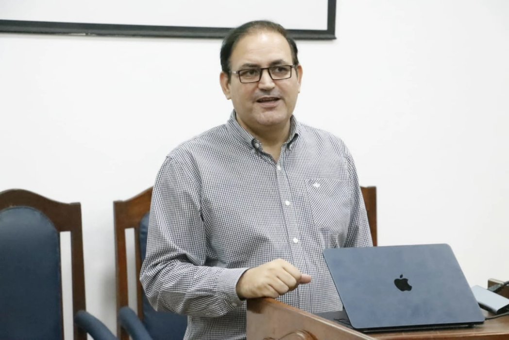 IUB_BISC's tweet photo. Seminar on "Bacterial Genomics Data Analysis Tools and Databases for Innovative Therapeutic Approaches" by Dr. Amjad Ali from NUST Islamabad

#genomedataanalysis #database #GeneticDiversityMapping #artificialintelligence #therapeutic #iubwp #iubbisc #bioinformatics https://t.co/6qrK61qXAg