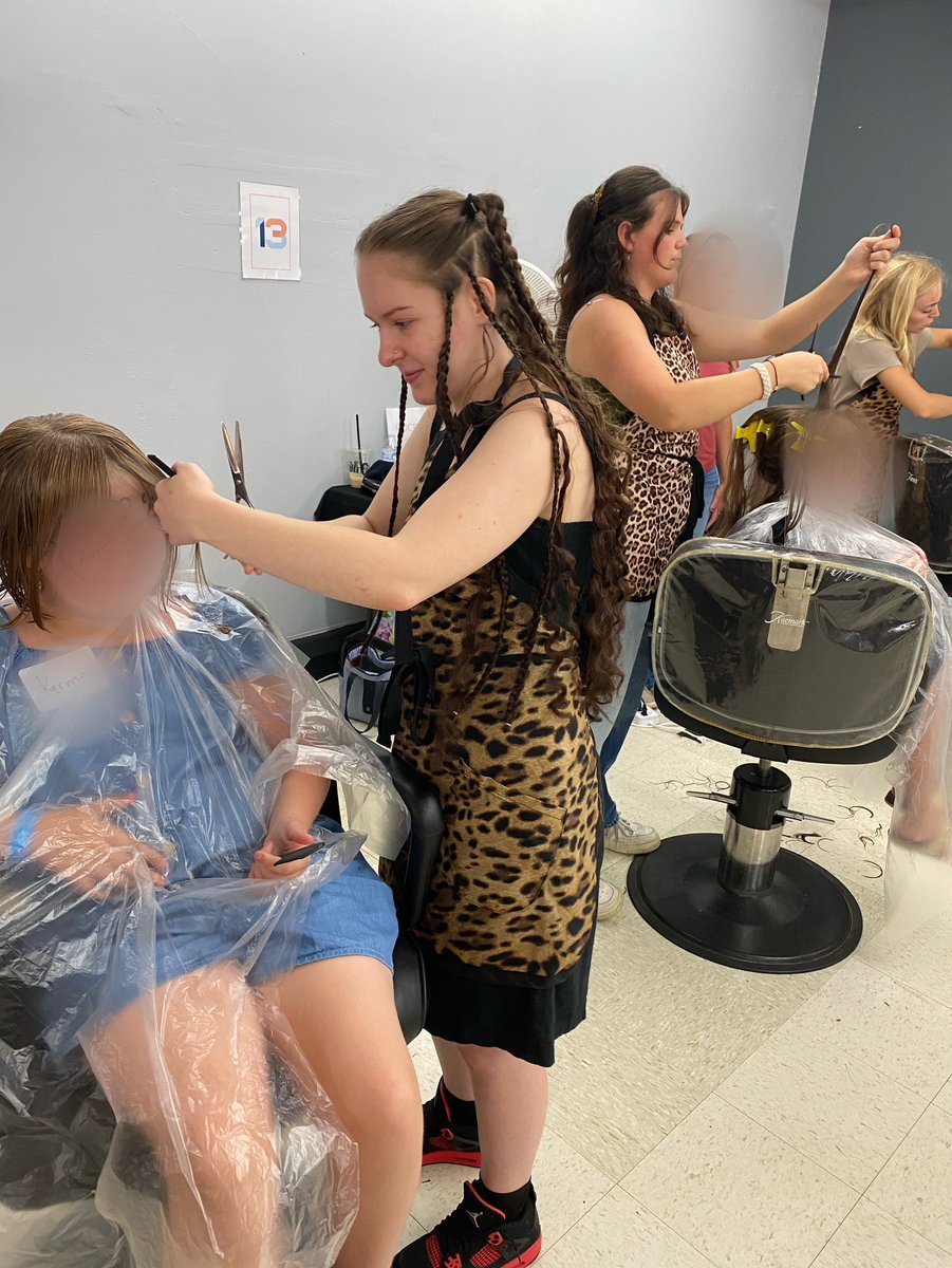 mcevoycte's tweet photo. Cosmetology students volunteered at The Chapel’s 10th Annual Back 2 School event. 107 students are headed to school with fresh haircuts! @ocmboces https://t.co/9zmhHhEMmM