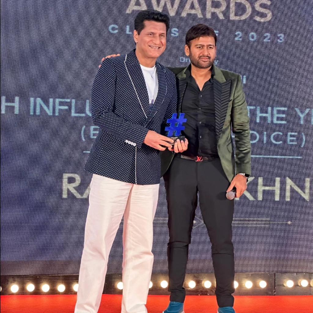 RajivMakhni's tweet photo. #TechInfluencerOfTheYear 2023 award at #InfluenceX
Yes. I won the big one. 
I'm quite overwhelmed. 
My social media journey has just started, and for me to win, this is truly HUGE! 
Thank you to all of you who have made this happen to me. 
All I can promise is - Together, we are going to change the World of Tech! 
Forever!