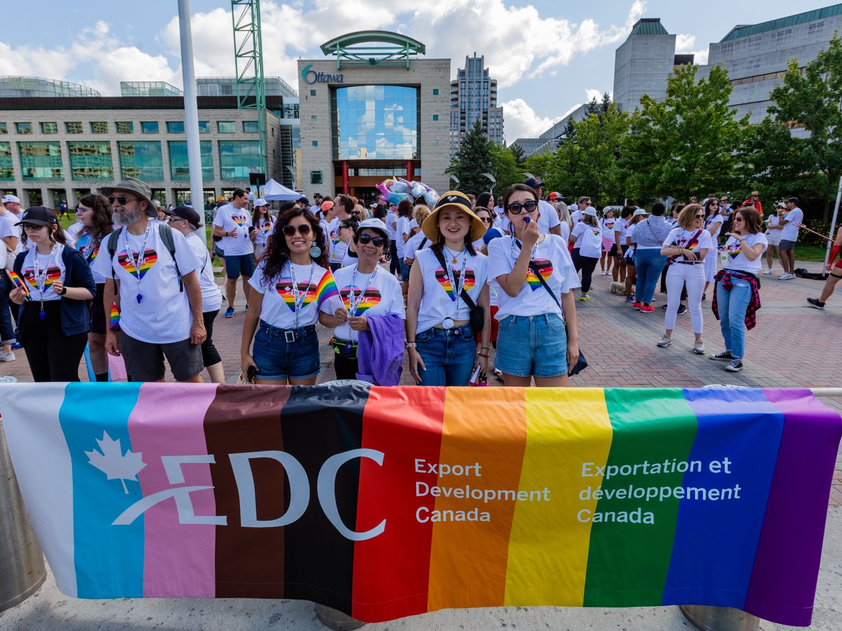 PrivyCouncilCA's tweet image. I am proud to have been a part of PCO’s contingent in yesterday’s @FierteCapPride parade, as we concluded #PSPW2023.

It was inspiring to march alongside colleagues as we celebrated the unique and diverse identities that make up the public service.

– Clerk Hannaford