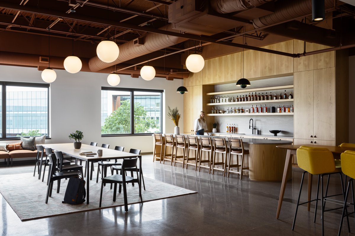 ALHuberGC's tweet image. Recently, we completed a tenant-finish project for MGP Ingredients in Leadwood, KS. Helix Architecture designed a space representing the natural feel of the grains they have been perfecting since 1941. 
#MGPIngredients #HelixArchitecture #ALHuber #tenantfinish