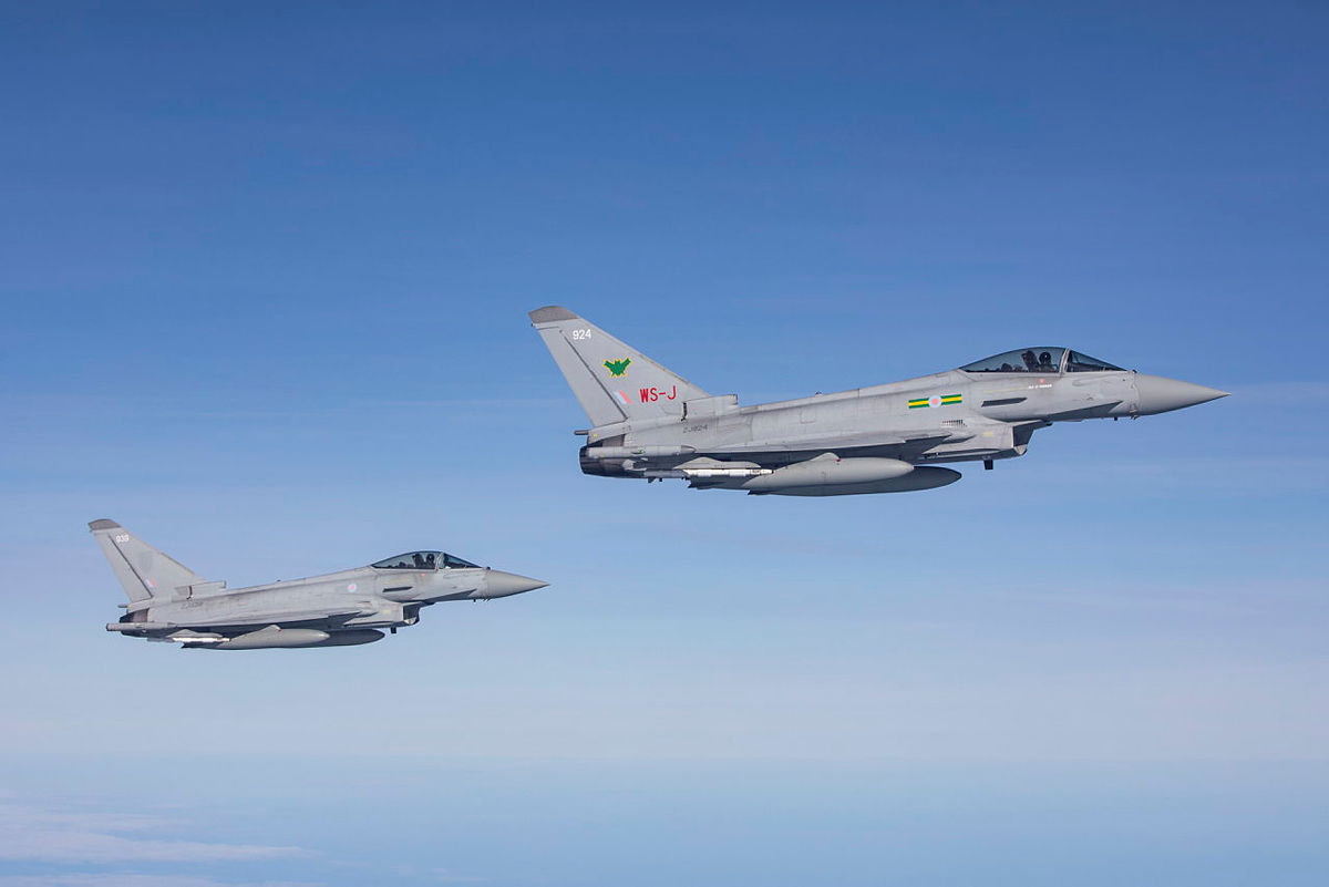 RoyalAirForce's tweet photo. Have you spotted the tail art on our Typhoons? @IXBSqn's feature a green bat from the squadron badge.

Several of their jets also have a code, such as WS-J.

WS is the squadron's code and was used on its aircraft in WWII, such as on this Lancaster Bomber.

#TopGunsC4 https://t.co/JGx3Z4GCEF