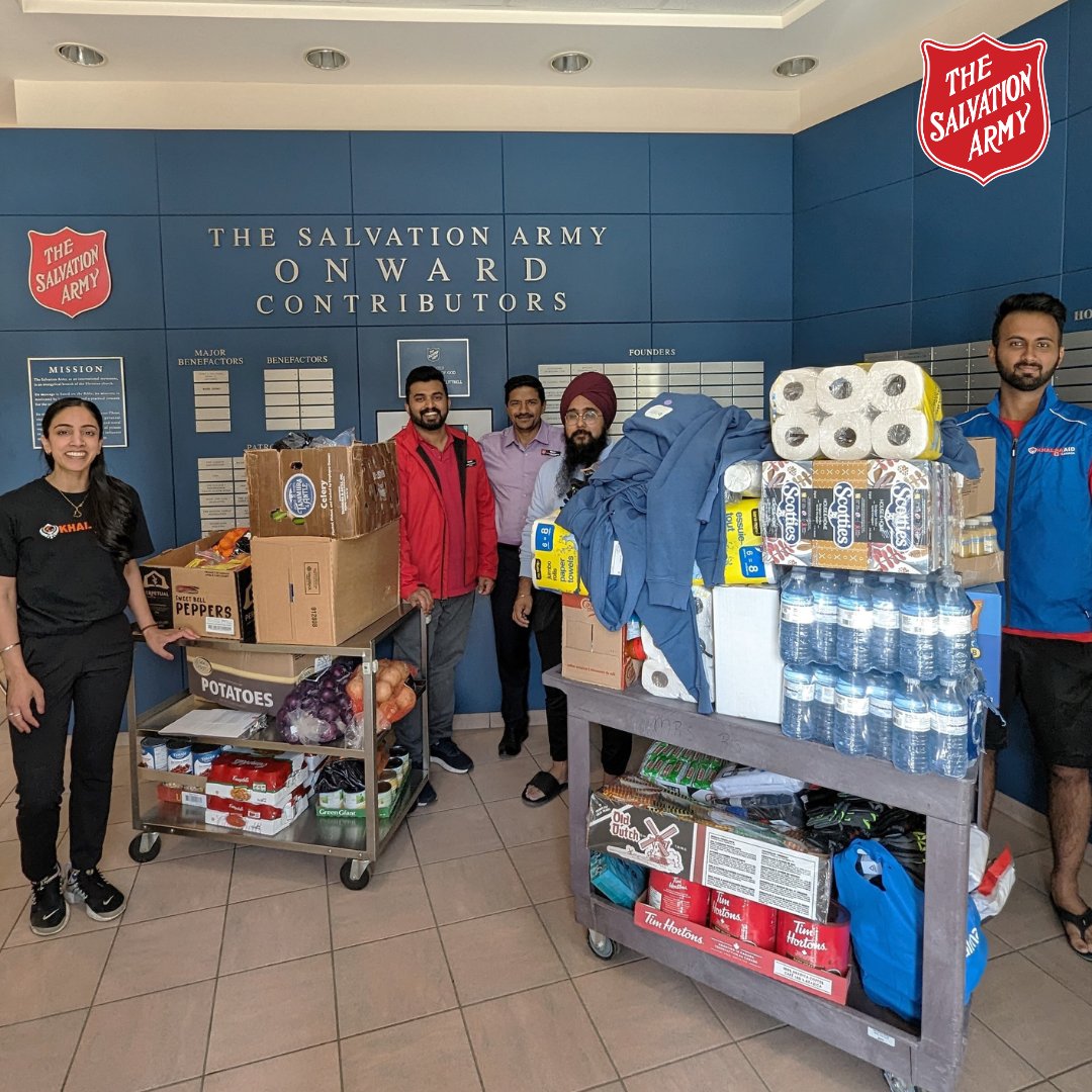 TSACSC's tweet photo. What a generous donation to help out as we support our Yellowknife evacuees. ❤️ Thank you @khalsaaidca for stopping by with these much-needed items. 🫶 #TSAC https://t.co/R8VEsE5kmU