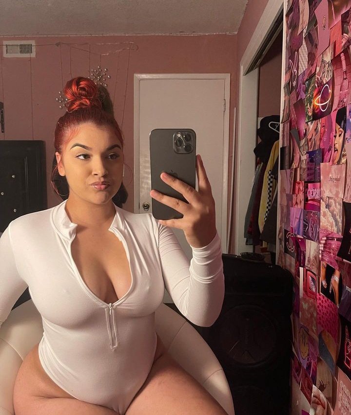 Priincesss007's tweet photo. Can I have a seat on your face 🍑? 

#nsfwtwt #nsfwtw #htx #latina #horny #SellingContent https://t.co/coC42noHM8