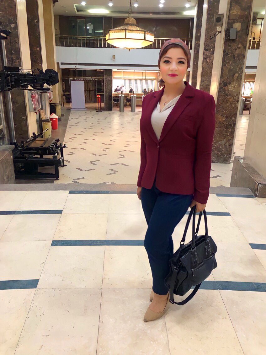 samahheikal's tweet photo. الإحساس بالهوية👈المكان ��ائم الحركة حيث يشعر الشخص بتفردة واختلافه هو ارث تاريخ ماضي داخل تشكل اجتماعي عاطفي الهوية كجوهرة ماس متعددة الوجوه كل وجه من وجوهها يعطي عنها رؤية خاصه هي لا تنكشف ف أي وجه لوحده إنما تشكل ذلك الانعكاس المرآتي إنها تاريخ لا يكف الفرد يحكيه لنفسه وللآحرين https://t.co/QhGv0BqGLi